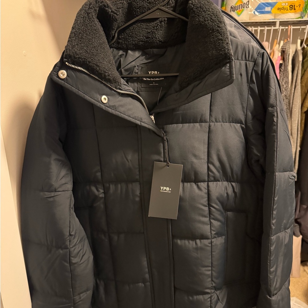 Abercrombie & Fitch On the Go Iconic New Men’s Black Puffer Jacket